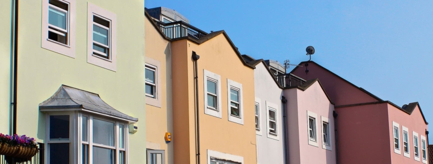 Erfolgreich mit Immobilien: Sparen, Finanzieren, Investieren